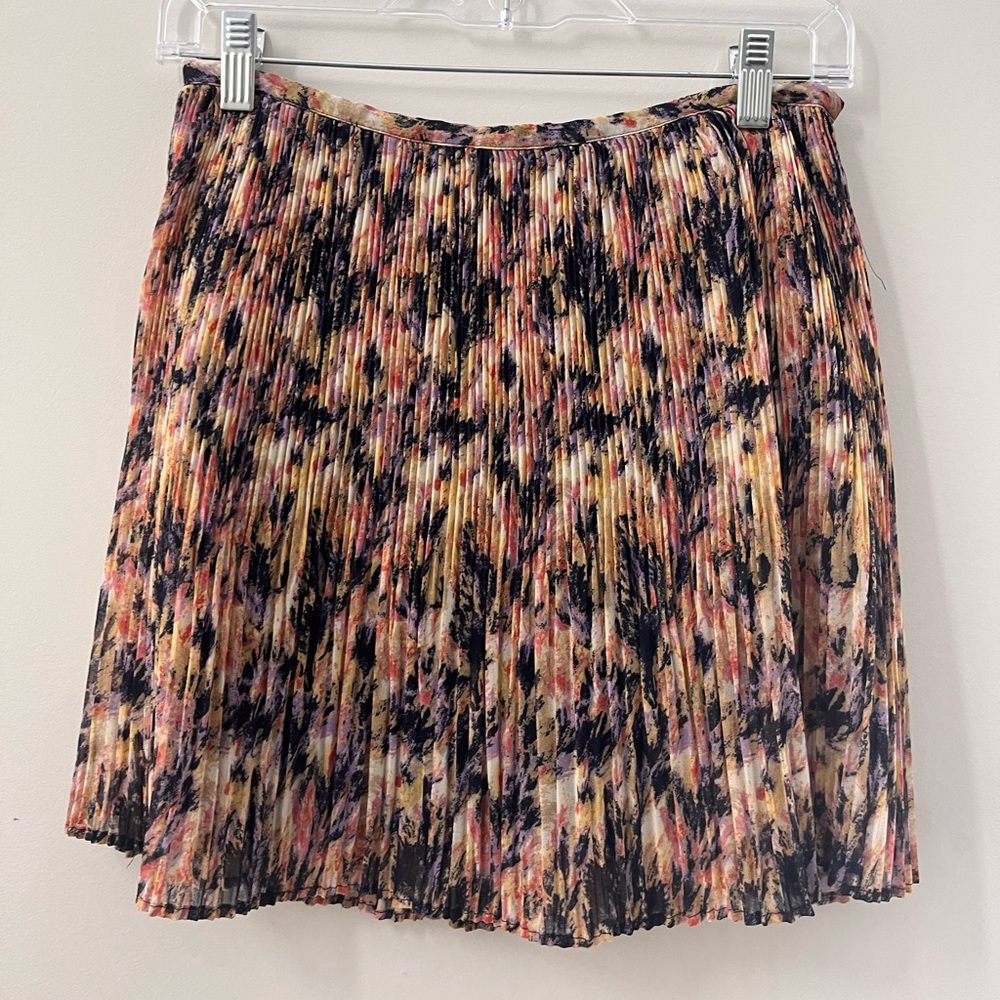 Patterned Skirt - Picture 2 of 3